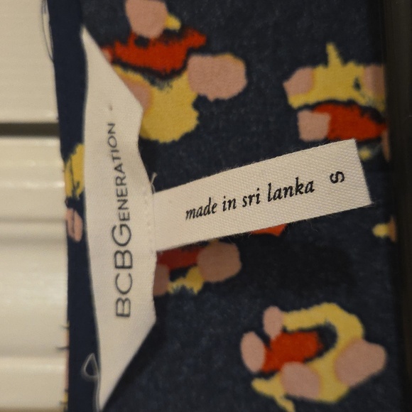 BCBGeneration Shirt Floral Blouse S Belle Sleeves - Picture 4 of 6